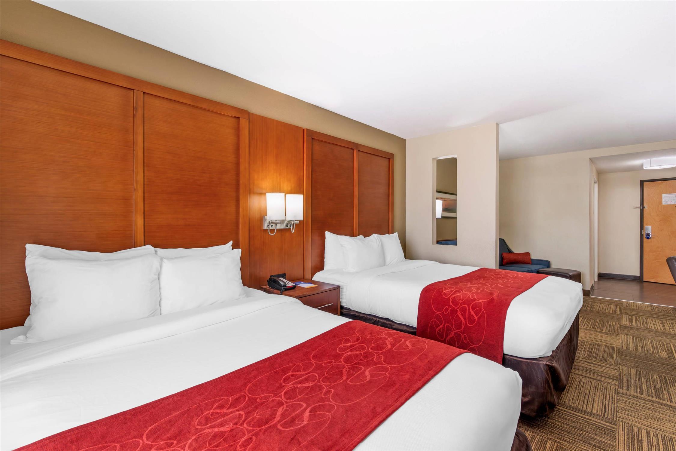 SUITE, 2 QUEEN BEDS