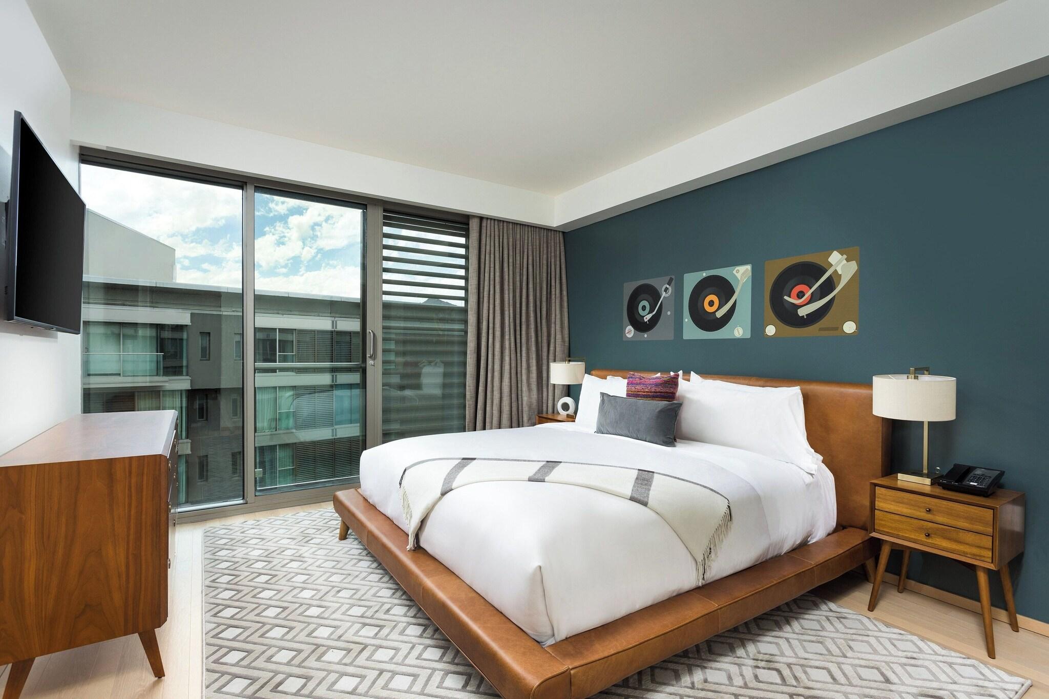1 Bedroom, Fantastic, Suite, King Bed