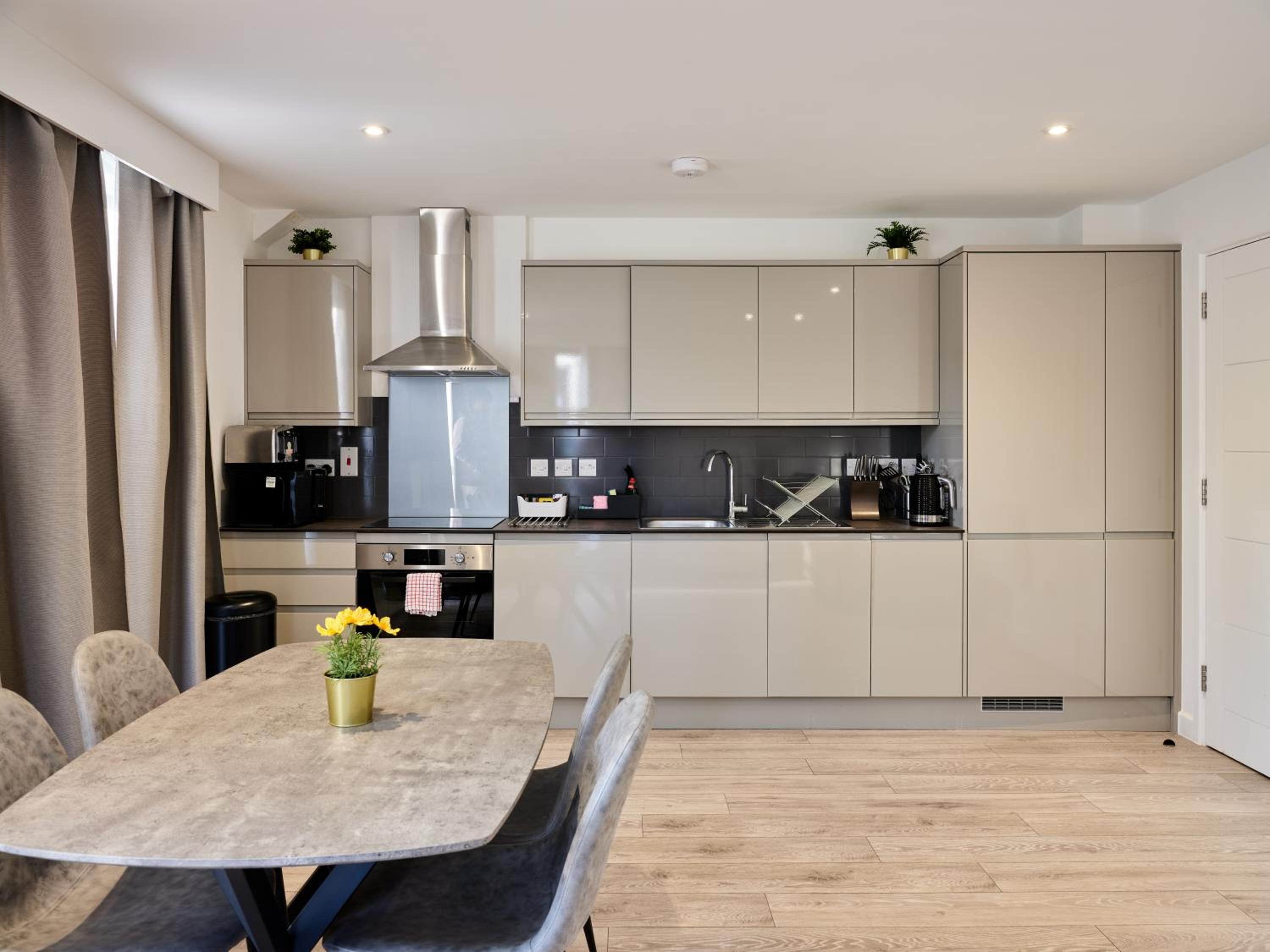 Hampton Suites Serviced Apartments 18/23