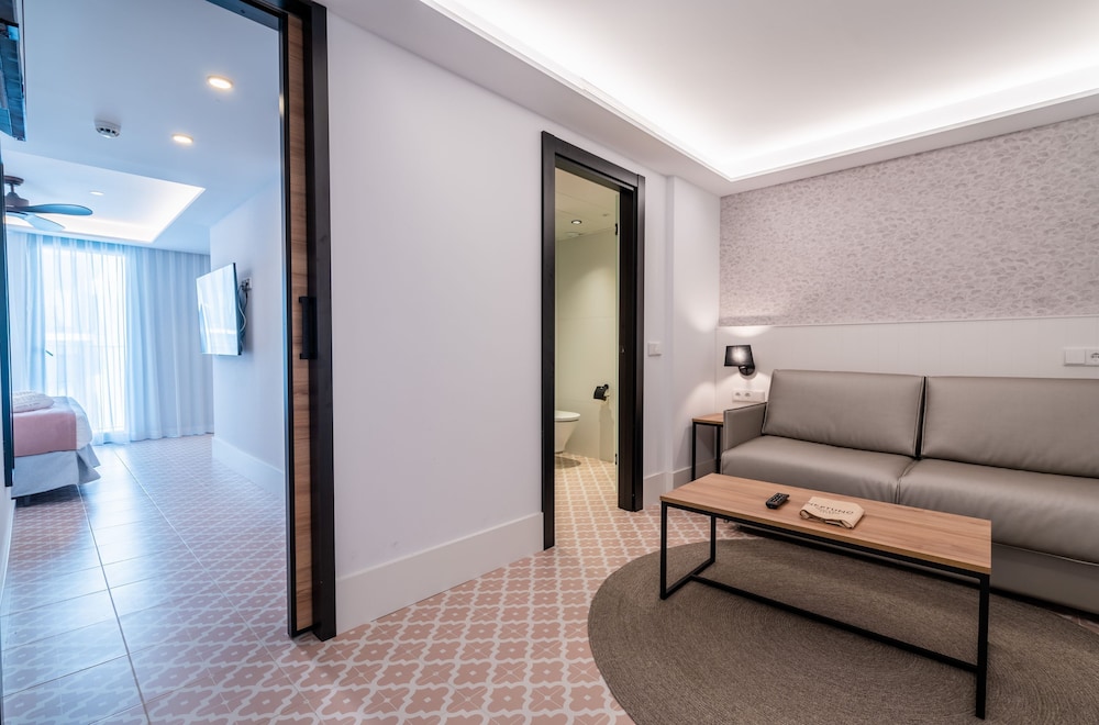 Neptuno Hotel & Spa 24/36