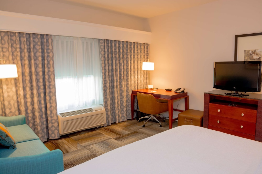 Hampton Inn Suites Riverside Corona East 25/66