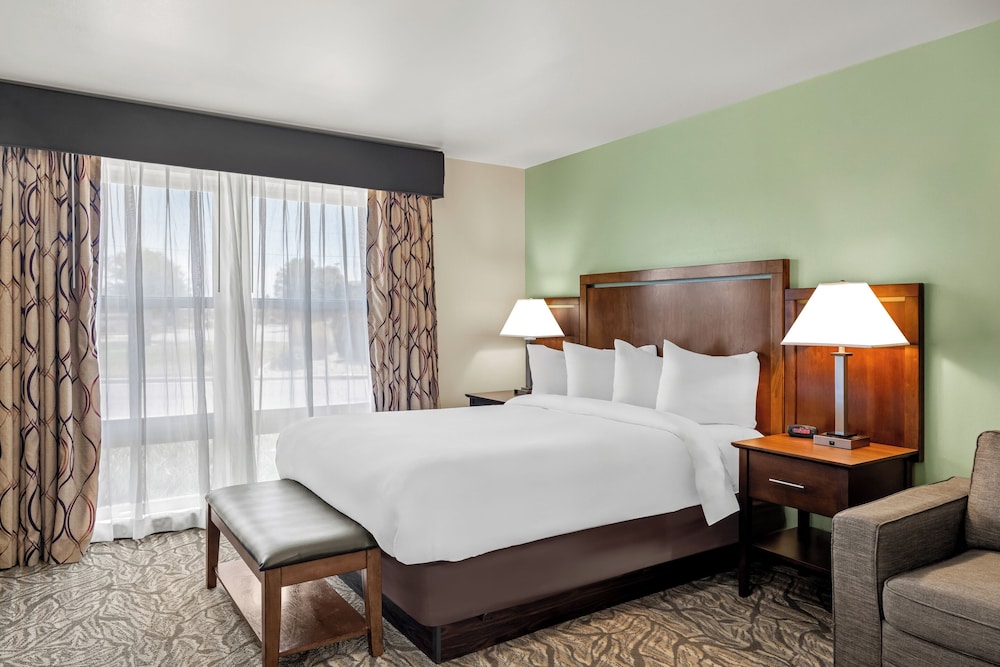 Ledgestone Hotel Vernal 26/63