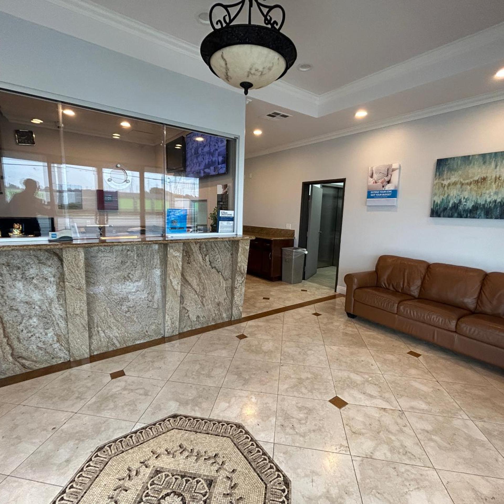 Lobby at Studio6 Suites Gardena, CA, GARDENA - CA