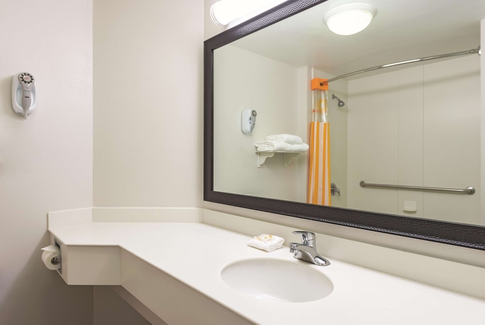 Travelodge by Wyndham Houston Cy-Fair 20/55