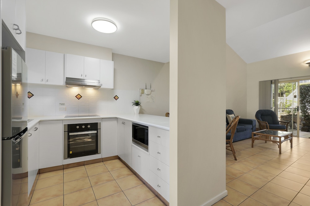 Headland Beach Resort 49/69