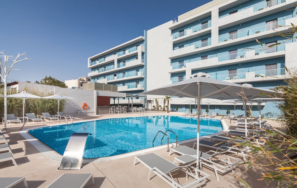 Oscar Hotel and Apartments 3/40