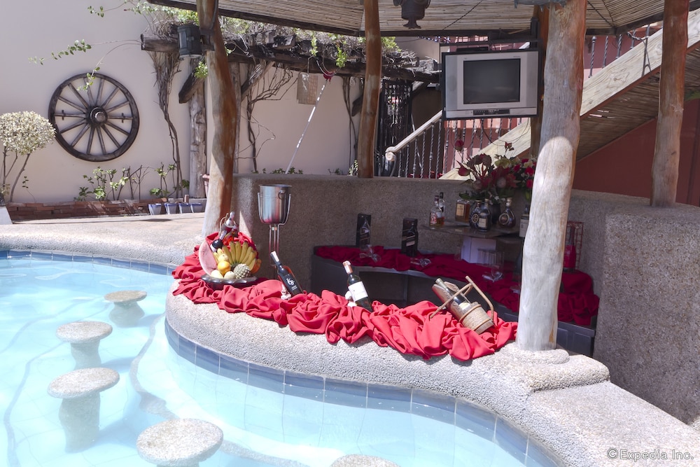 Crown Regency Suites Mactan 66/74