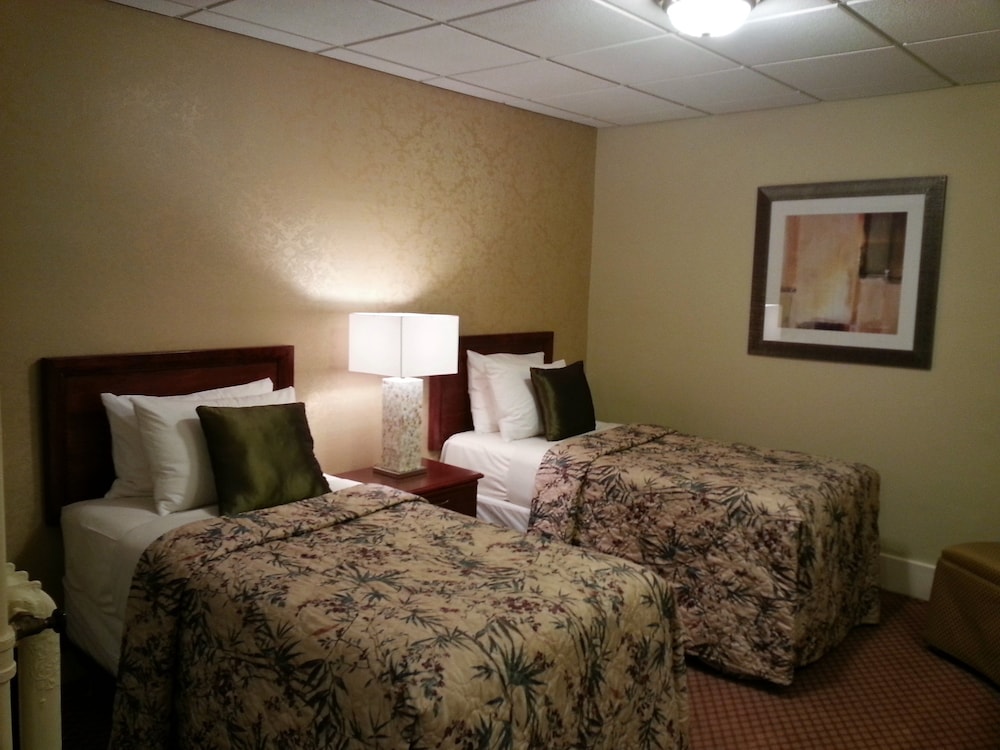 Kingston Hotel 14/63