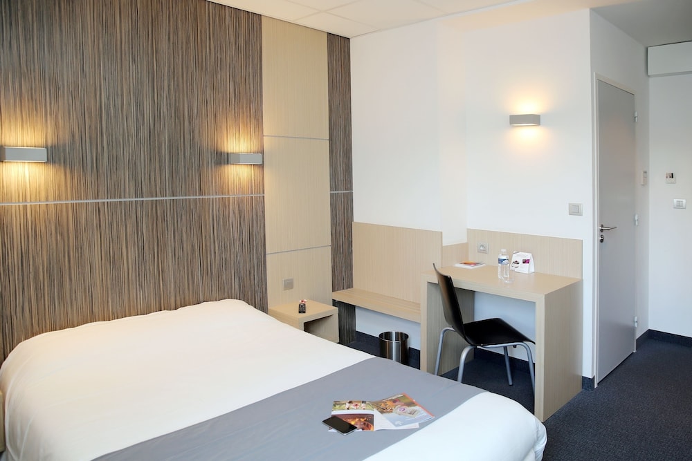 Hotel The Originals Le Caussea 18/30