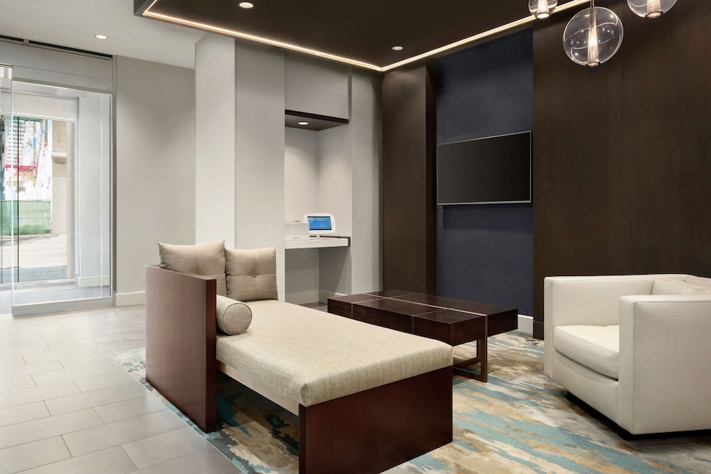 Hilton Garden Inn Chicago Downtown South Loop 25/37