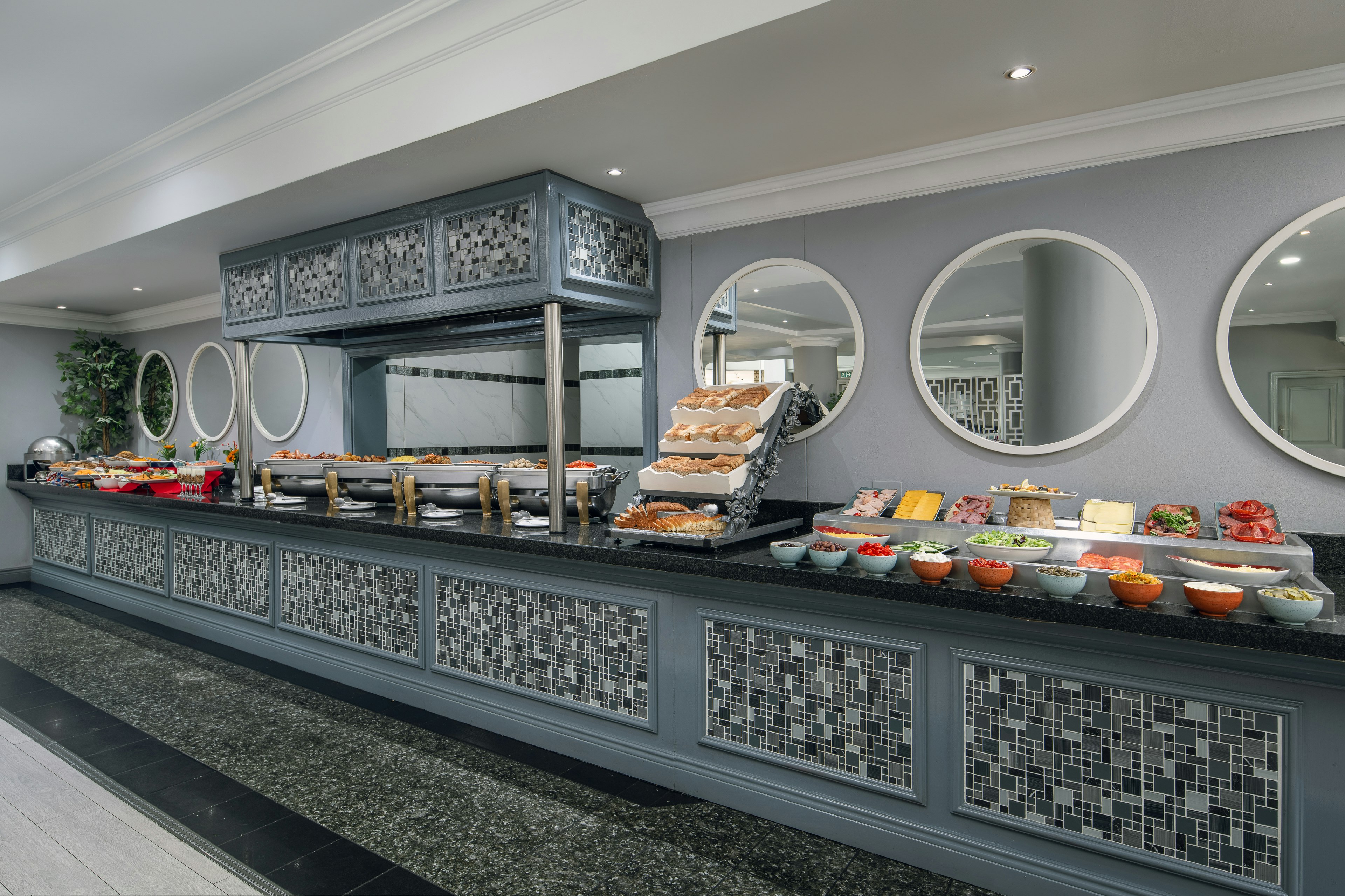 Holiday Inn Johannesburg Airport Previously Know As the Airport Grand Hotel And Conference Centre 40/50