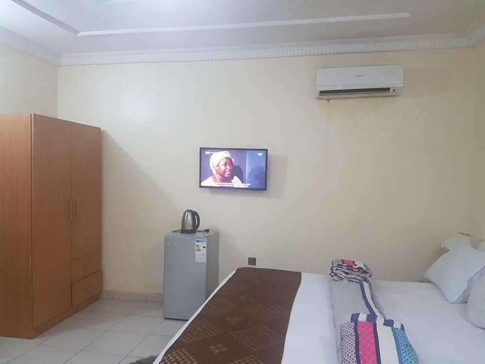 Hallmark Suites - Abeokuta 9/18