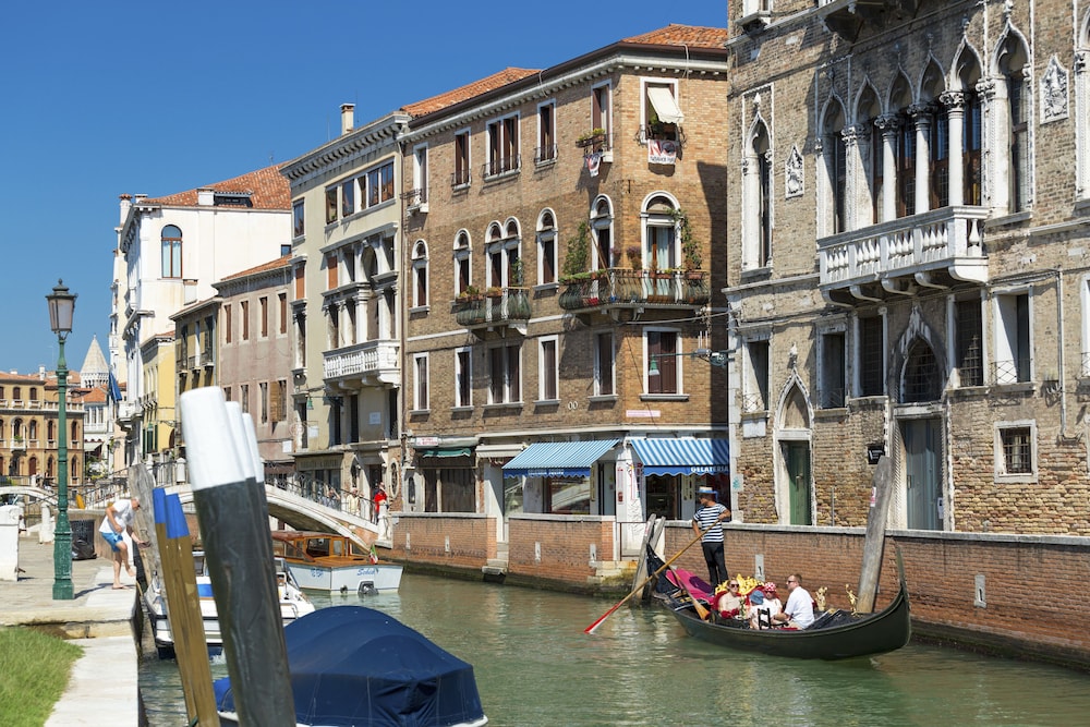 PALAZZO GUARDI 68/75