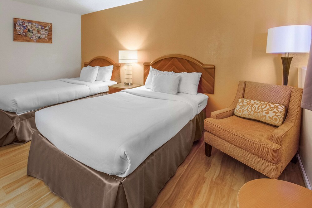 Econo Lodge Alliance 42/60