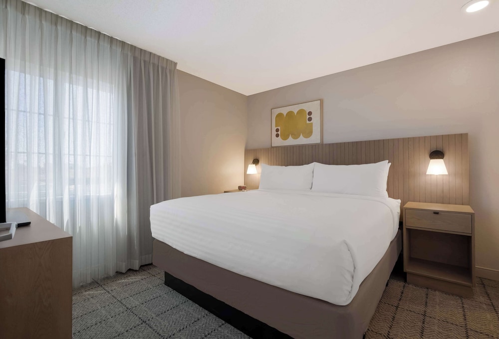 1 Bedroom, Suite, Queen Bed, Accessible