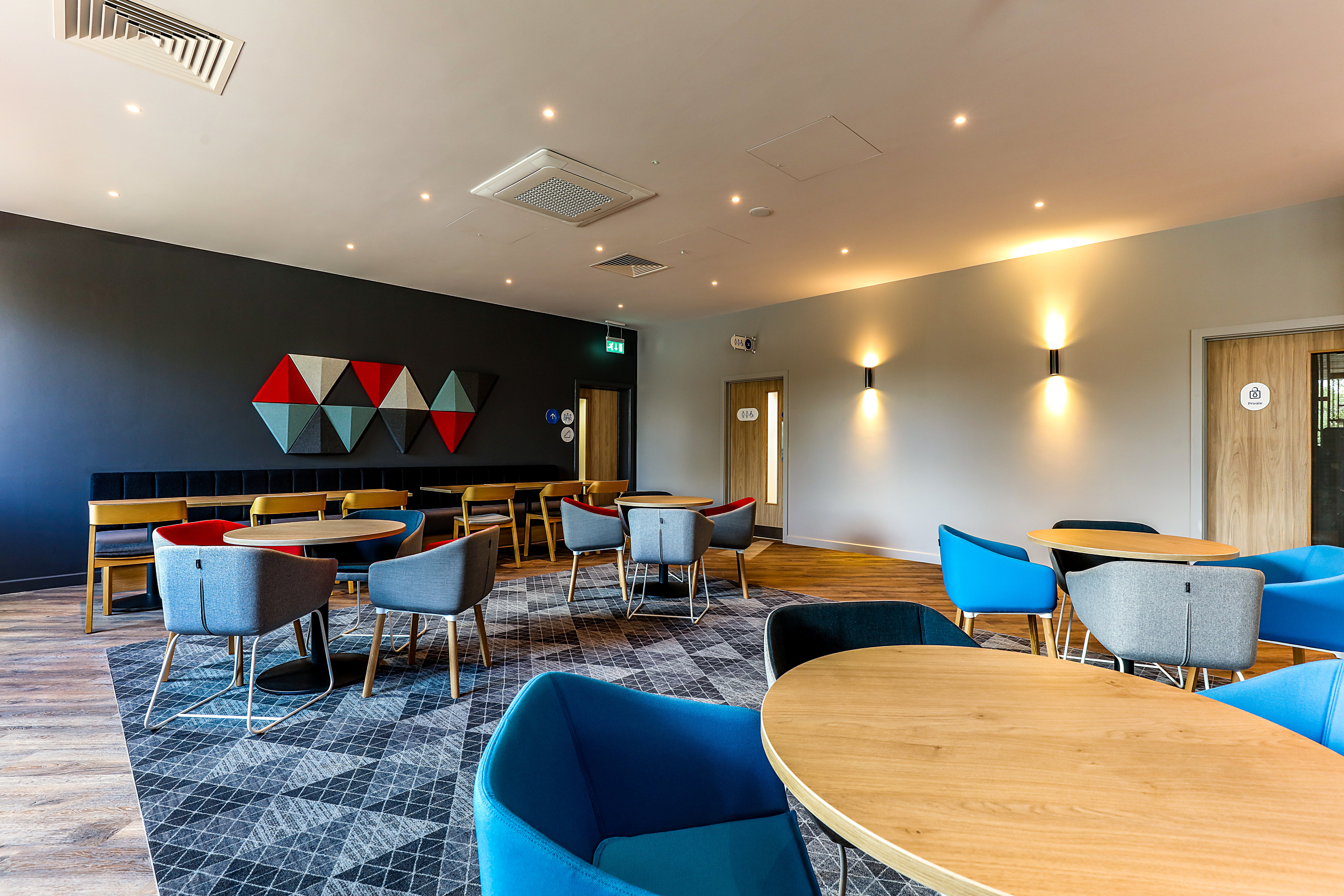 Holiday Inn Express Bicester 31/49