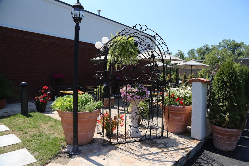 Best Western Plus Fairfield Executive Inn 62/67