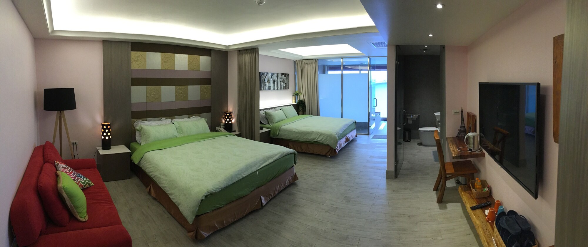 Deluxe, Quadruple, 2 Queen Beds, Lake View, Hot Tub, River Forest Resort Hotel 3/5