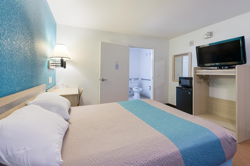Motel6 Carson City, NV 25/66