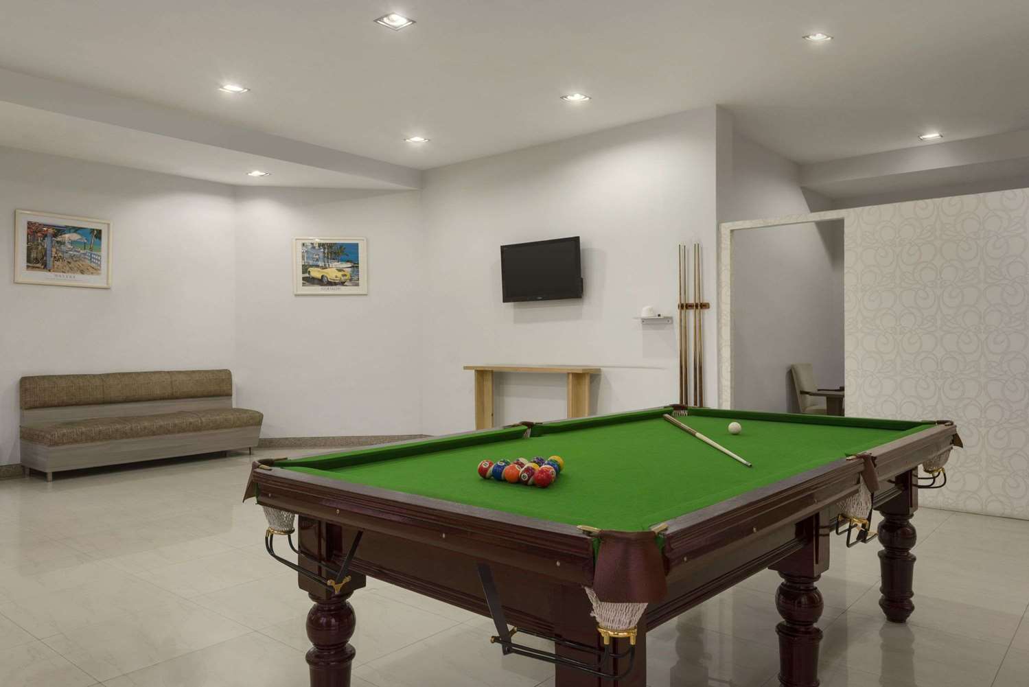 Days Hotel Neemrana Jaipur Highway 5/43