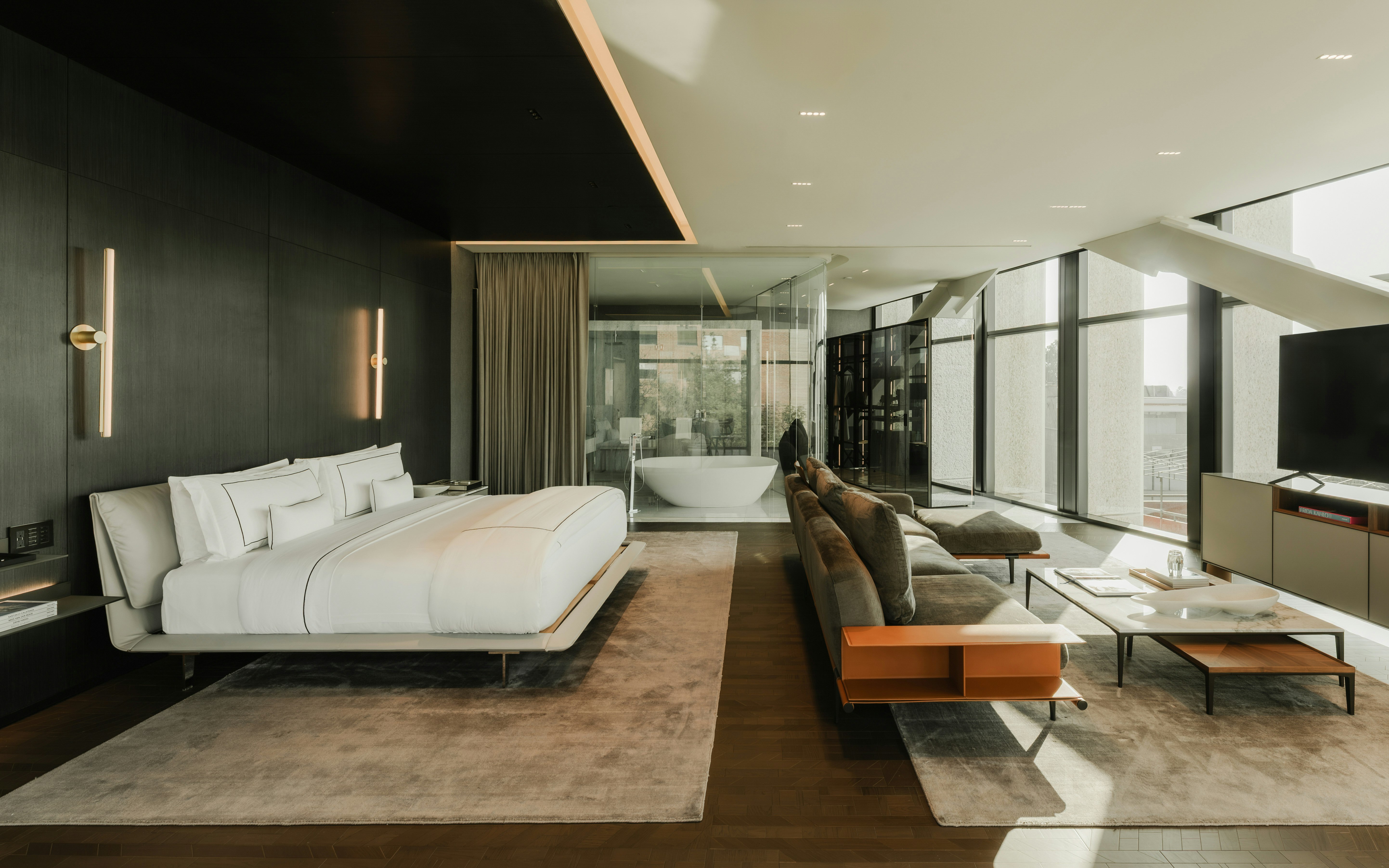 ALEXANDER HOTEL 14/60