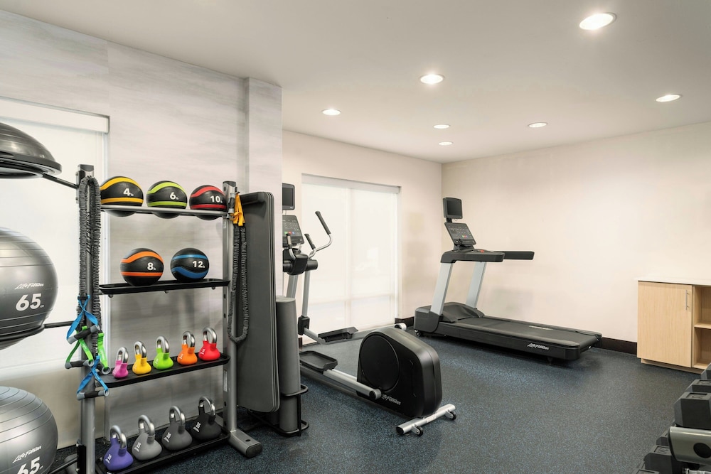 Fairfield Inn Suites Jacksonville Butler Boulevard 22/50