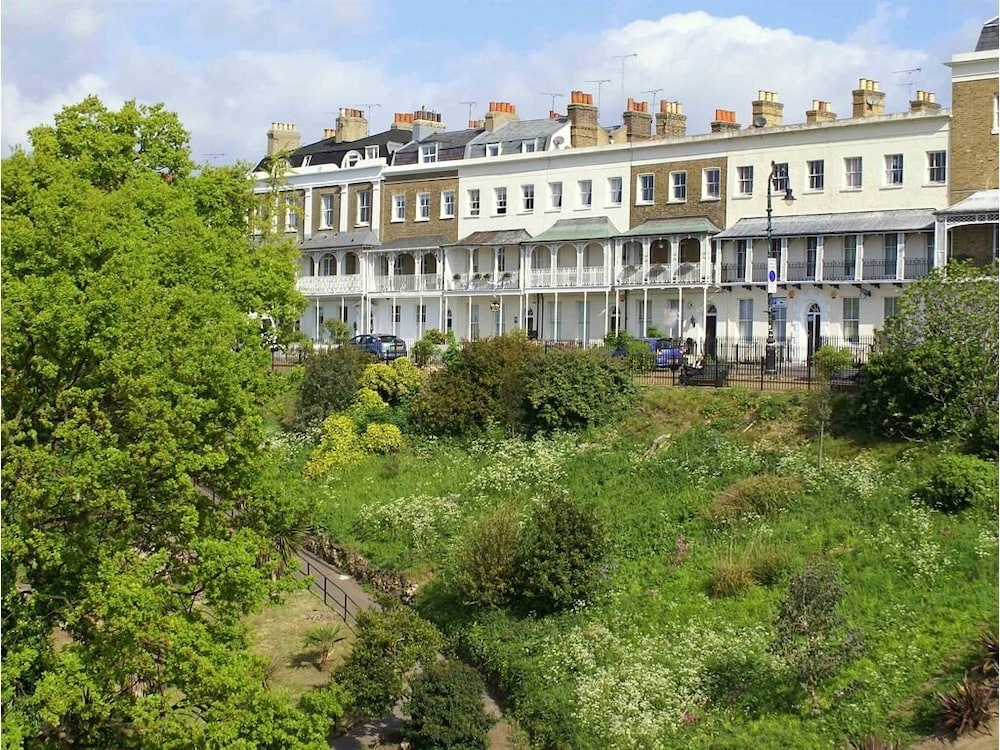 Hamiltons Boutique Accommodation 40/50