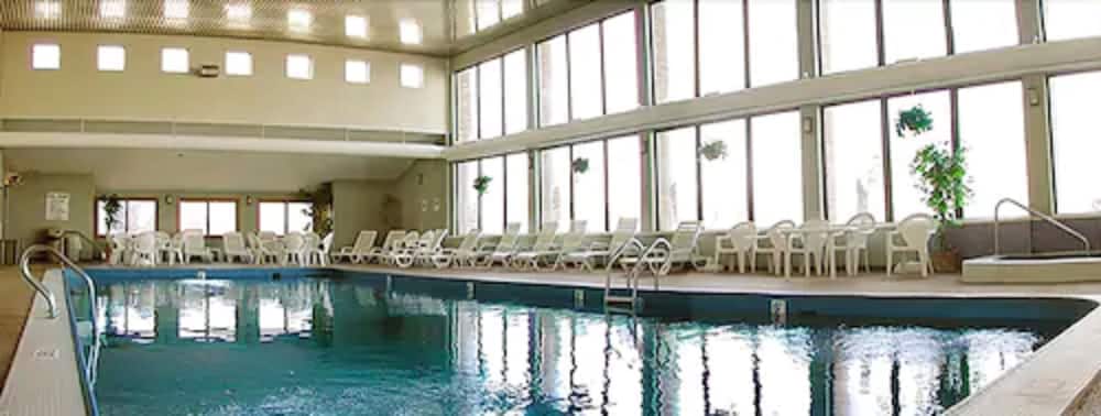 The Mariner Resort Cape Cod by The Red Collection 22/48