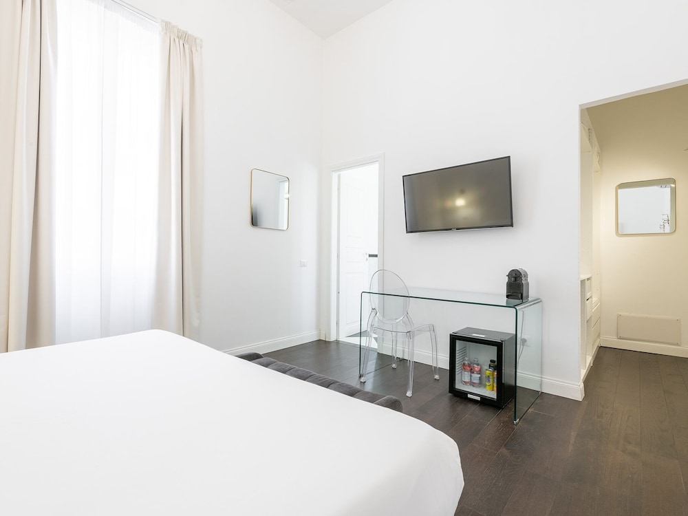 DESIGN, QUEEN BED