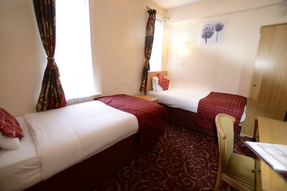 Britannia Inn Hotel Ilford 30/64
