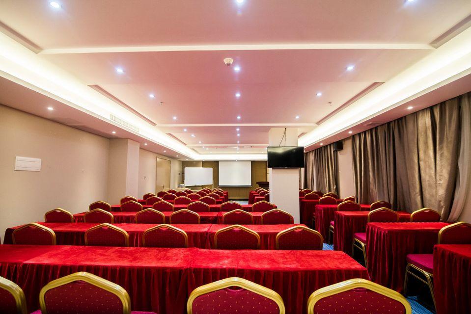 Lavande Hotel (Jiangmen Yingbin Avenue) 40/42