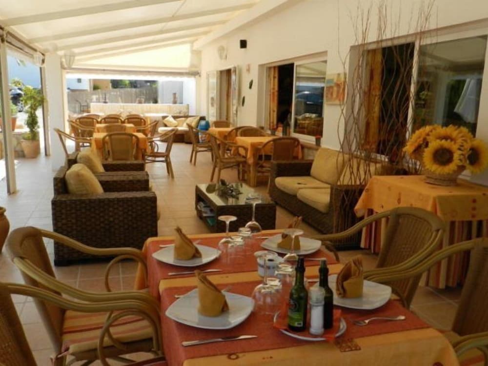 Lago Dorado Hotel 66/77
