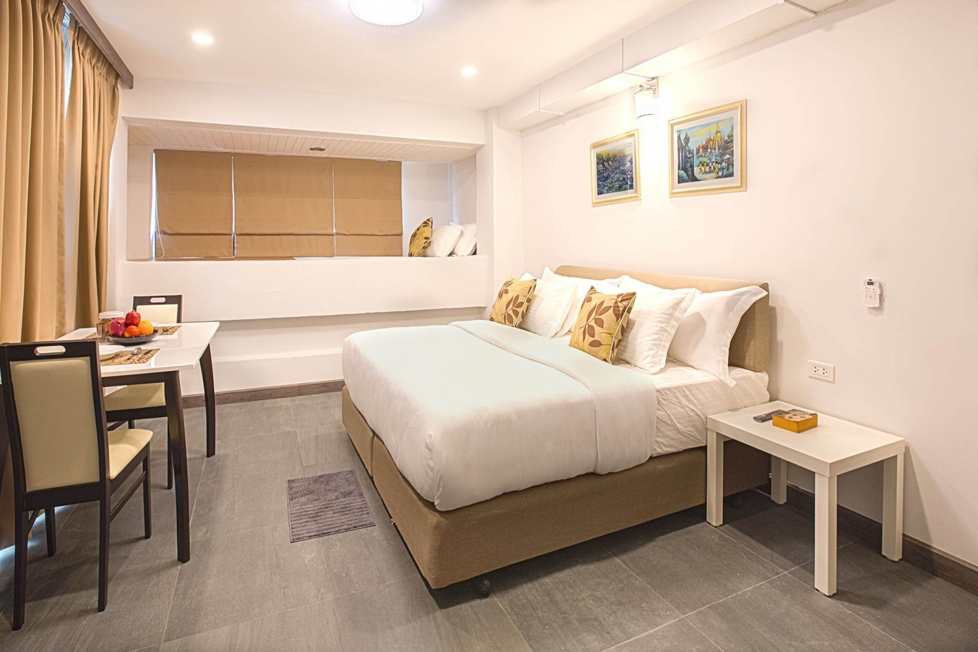 DELUXE, DOUBLE BED