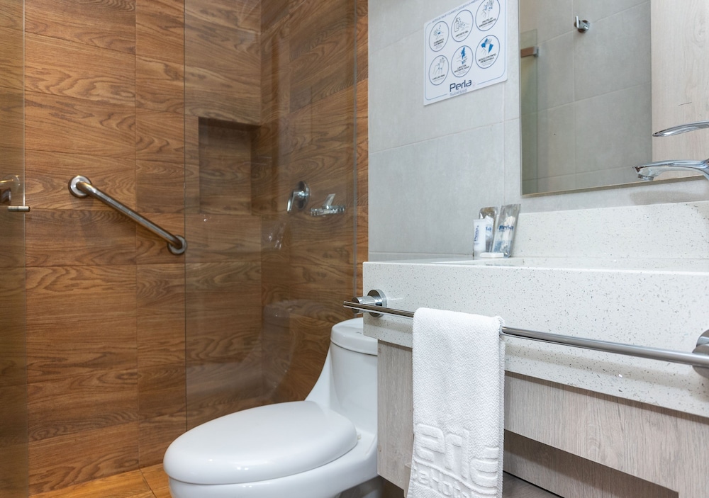Perla Suite Hotel 62/64