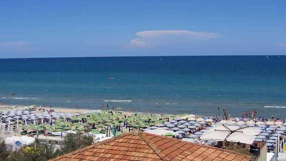 Sabra Hotel 29/35