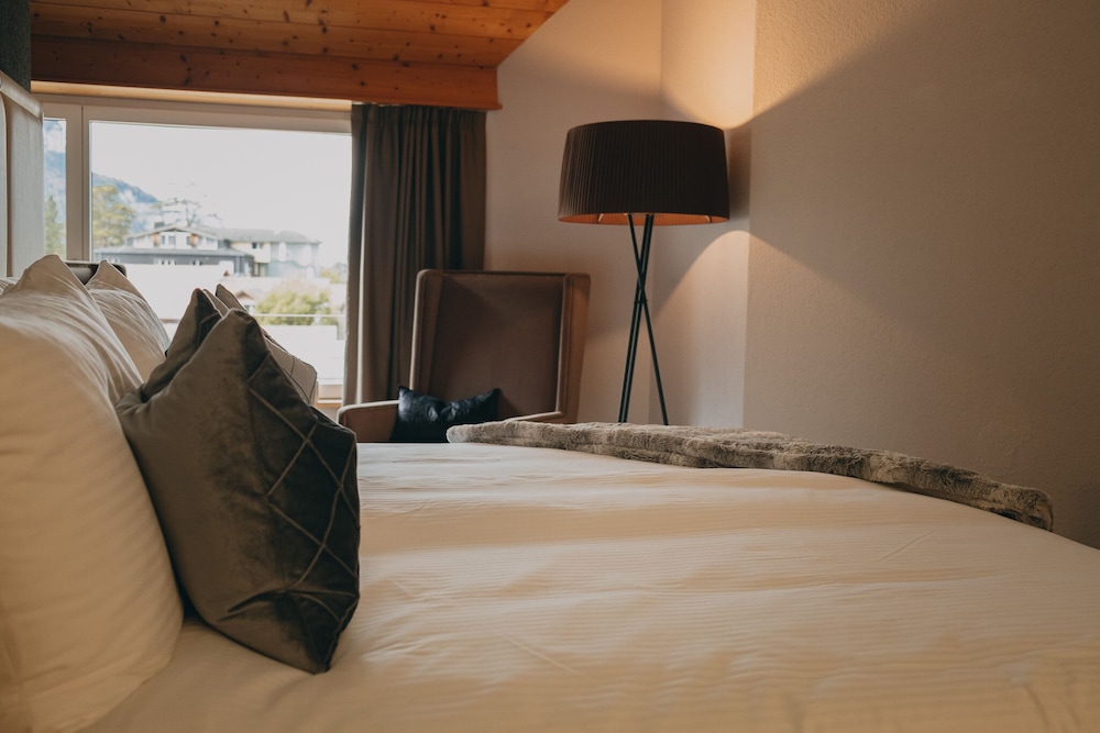 ALPIN SHERPA HOTEL 33/53