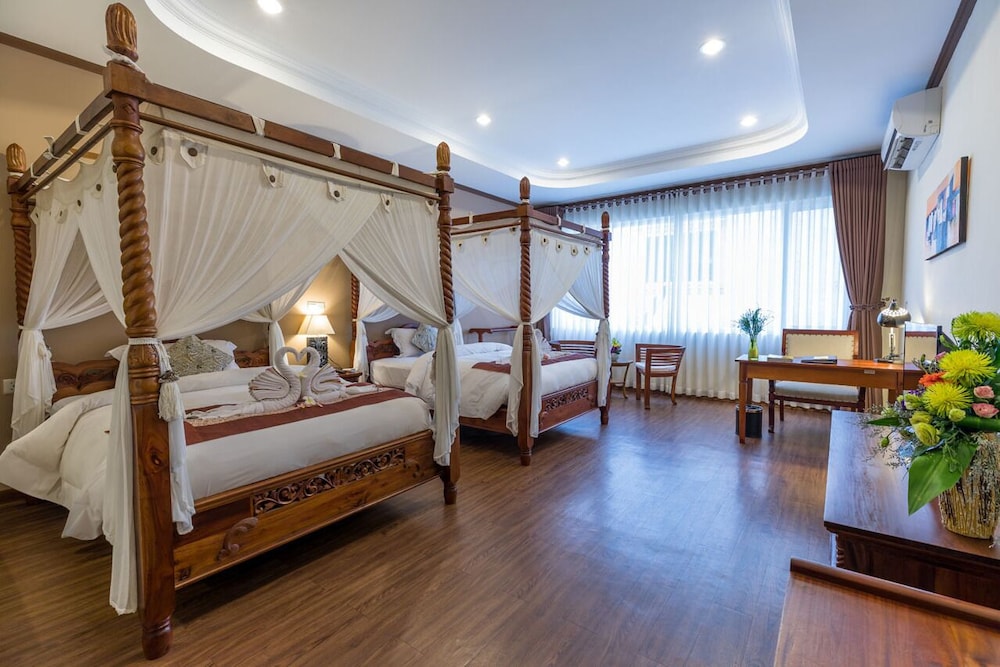 DELUXE, TWIN BEDS