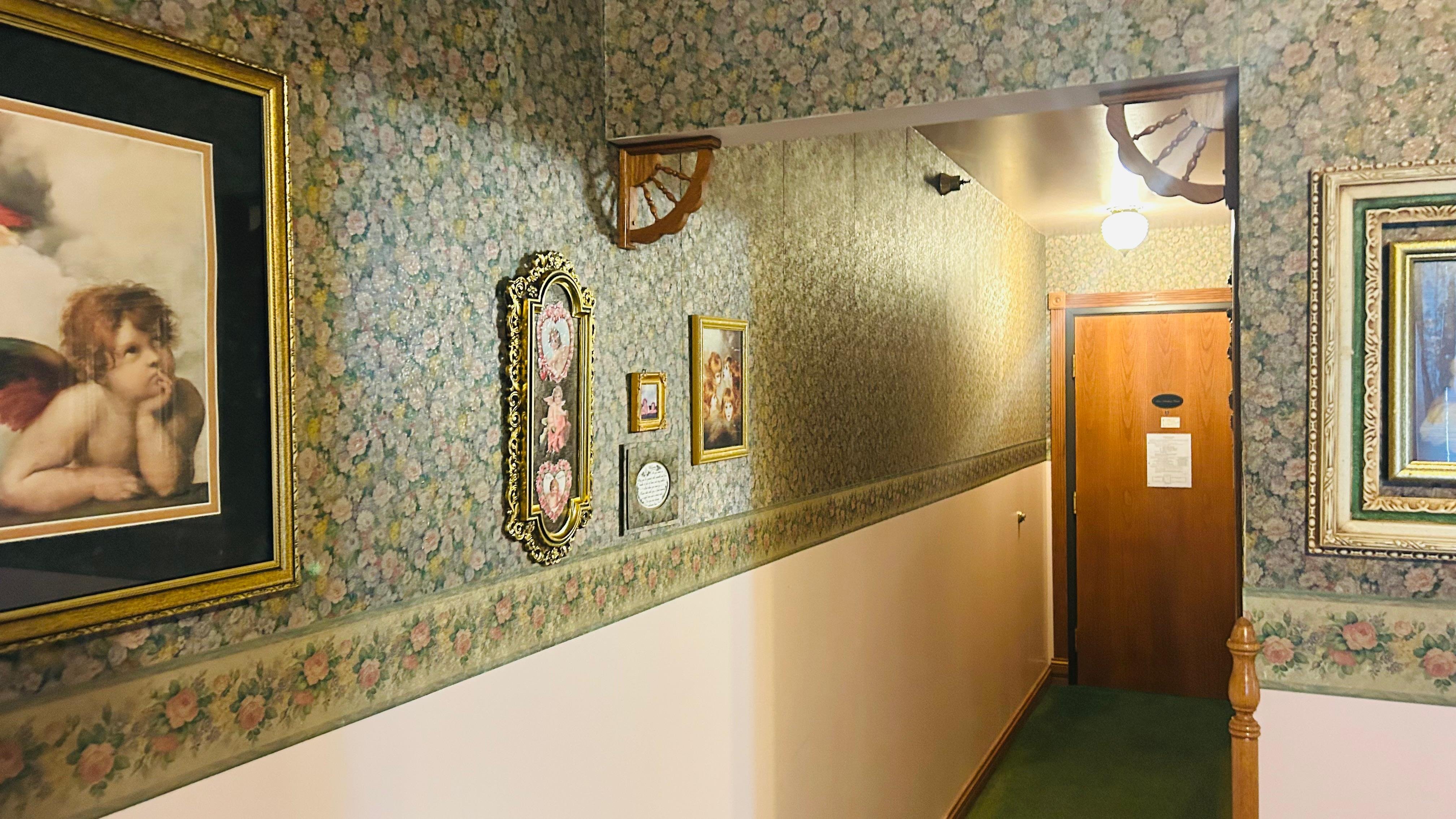 Victorian Inn Motel & Suites 44/48