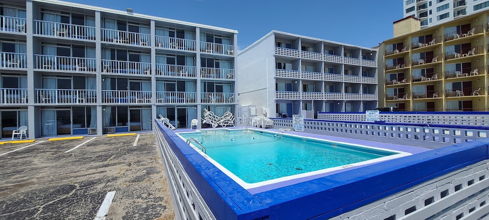 Oceanfront Twilight Surf Hotel image