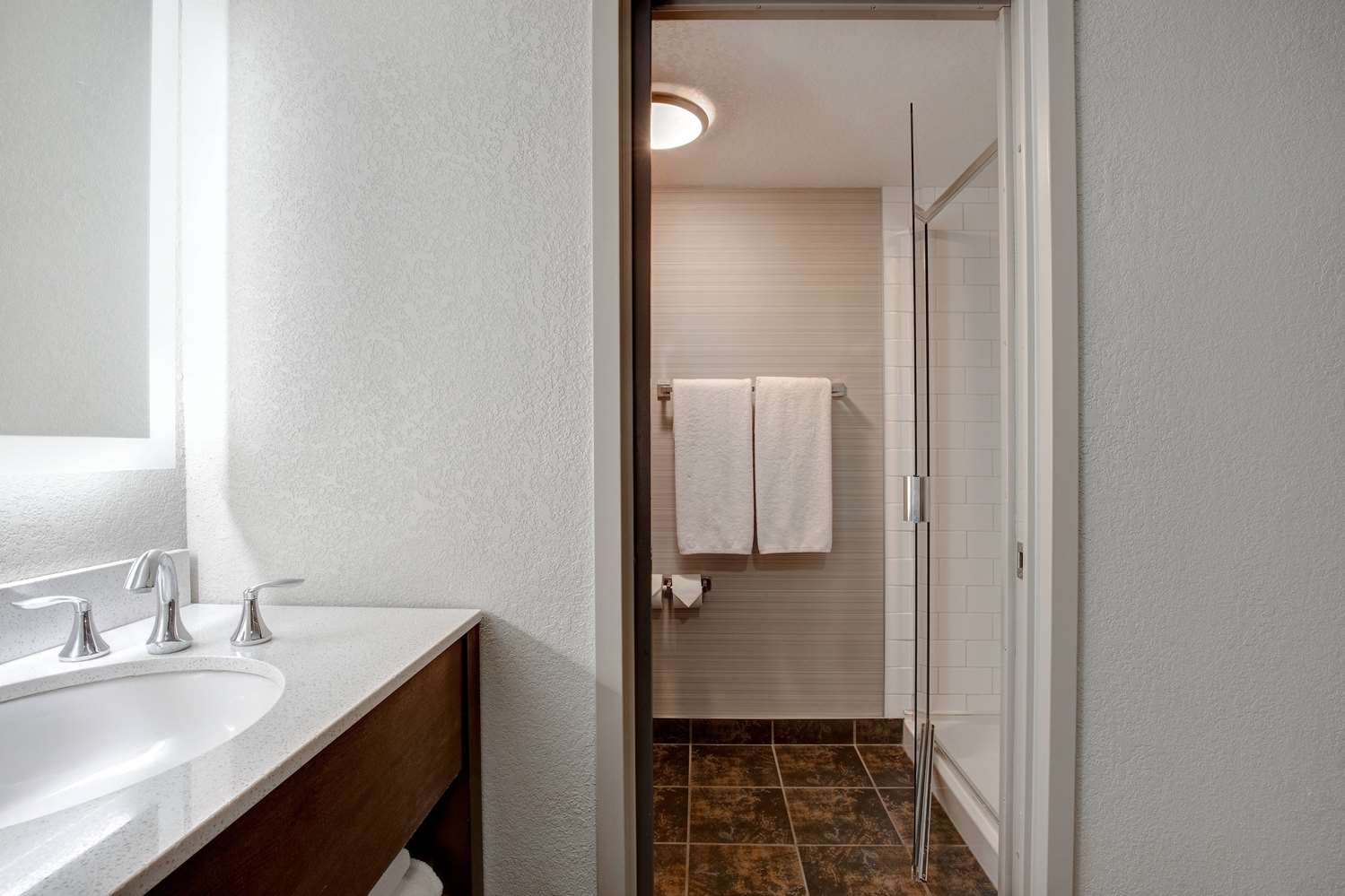 Days Inn & Suites by Wyndham Yorkton 36/38