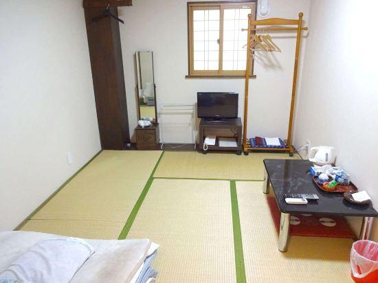 Japanese, 6 People, Shared Bathroom, Tatami