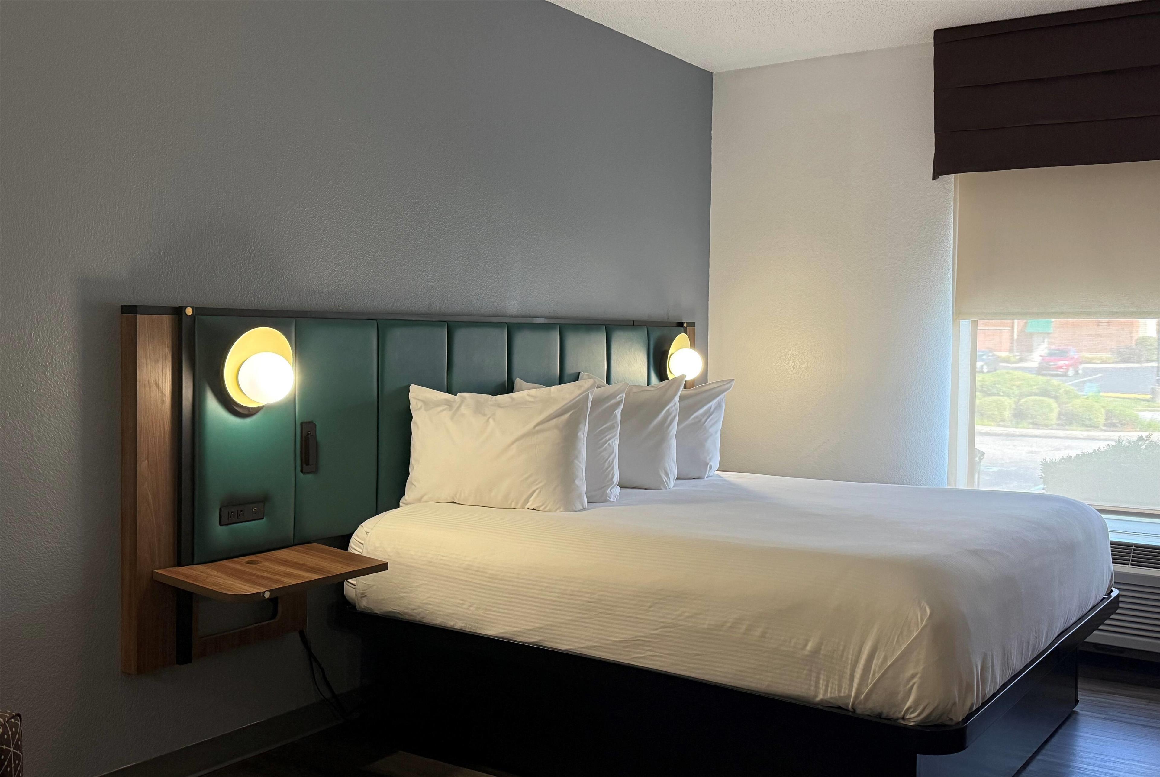 غرفة بسرير كينج لذوي الإعاقة، Wingate by Wyndham Indianapolis Airport-Rockville Rd 4/7