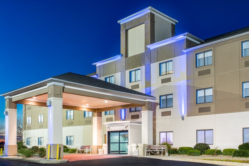 Holiday Inn Express Howe (Sturgis, Mi) 5/49