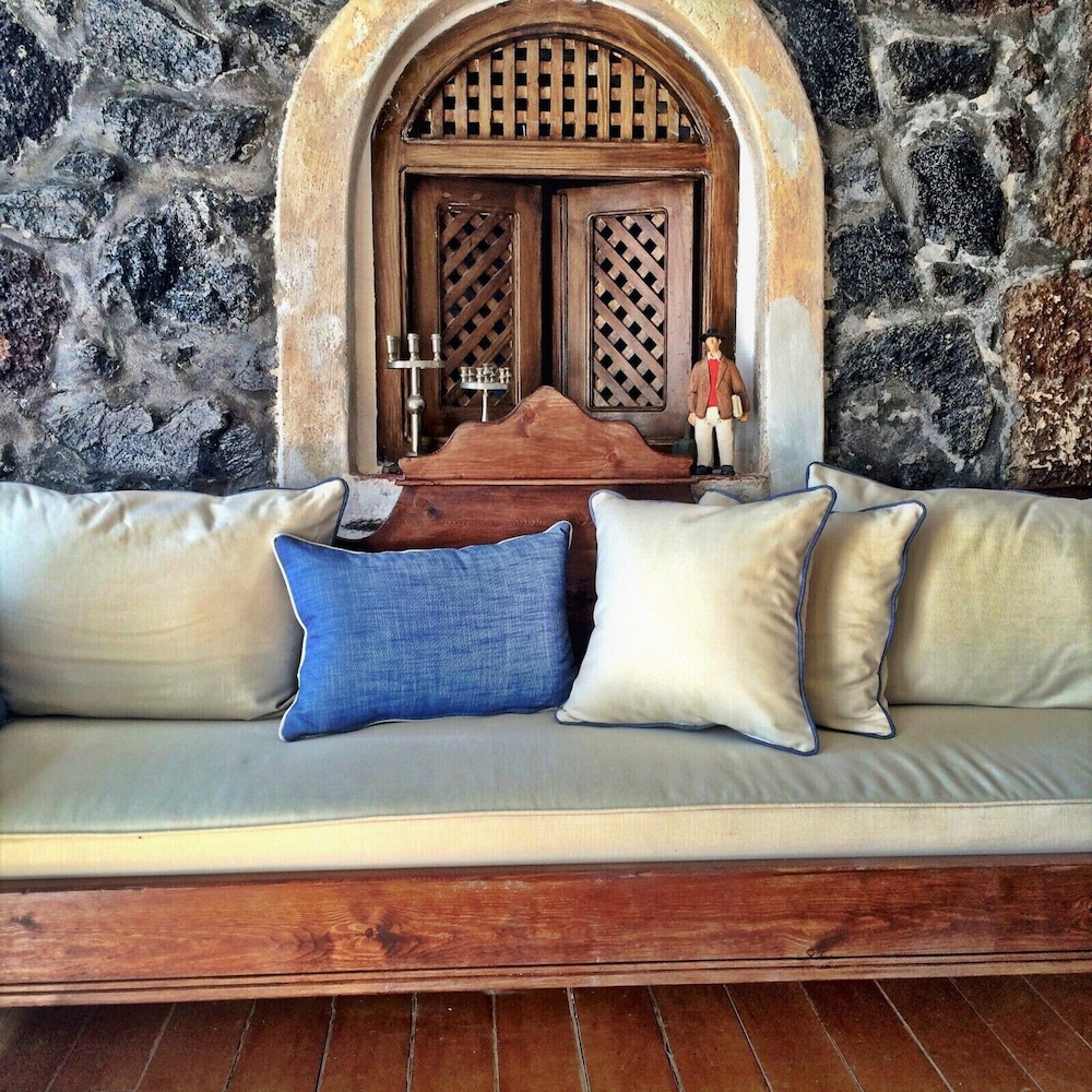 Altana Heritage Suites 6/14