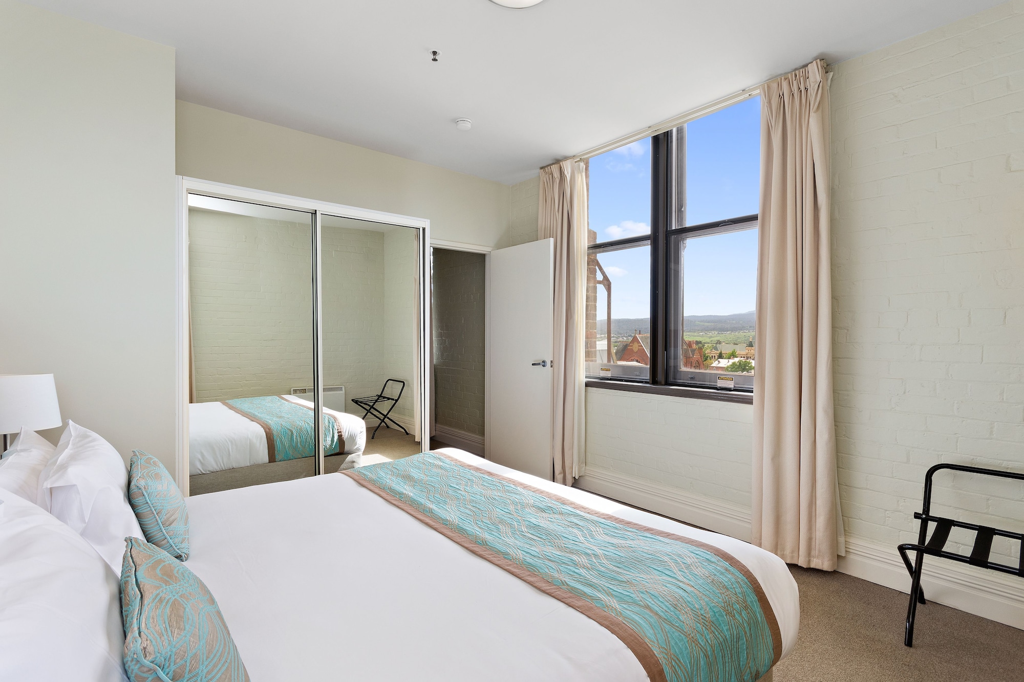 3 BEDROOMS, APARTMENT