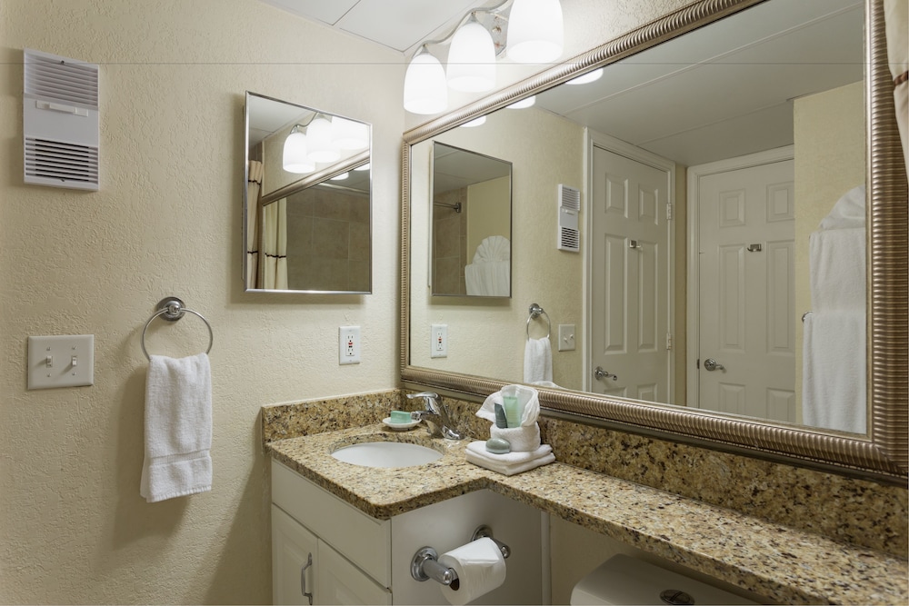 Casa Del Mar Beachfront Suites 57/82