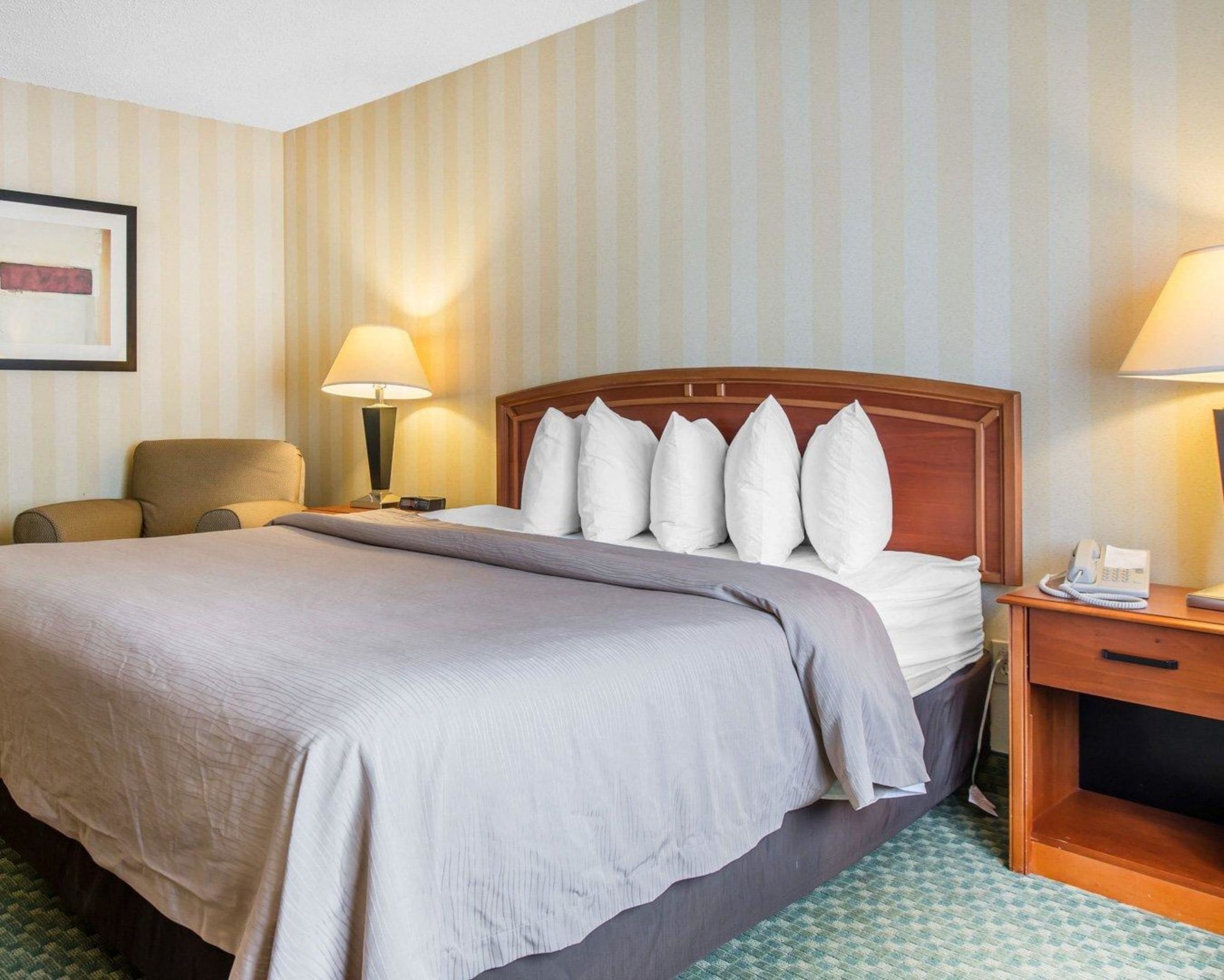 ROOM, DOUBLE BED