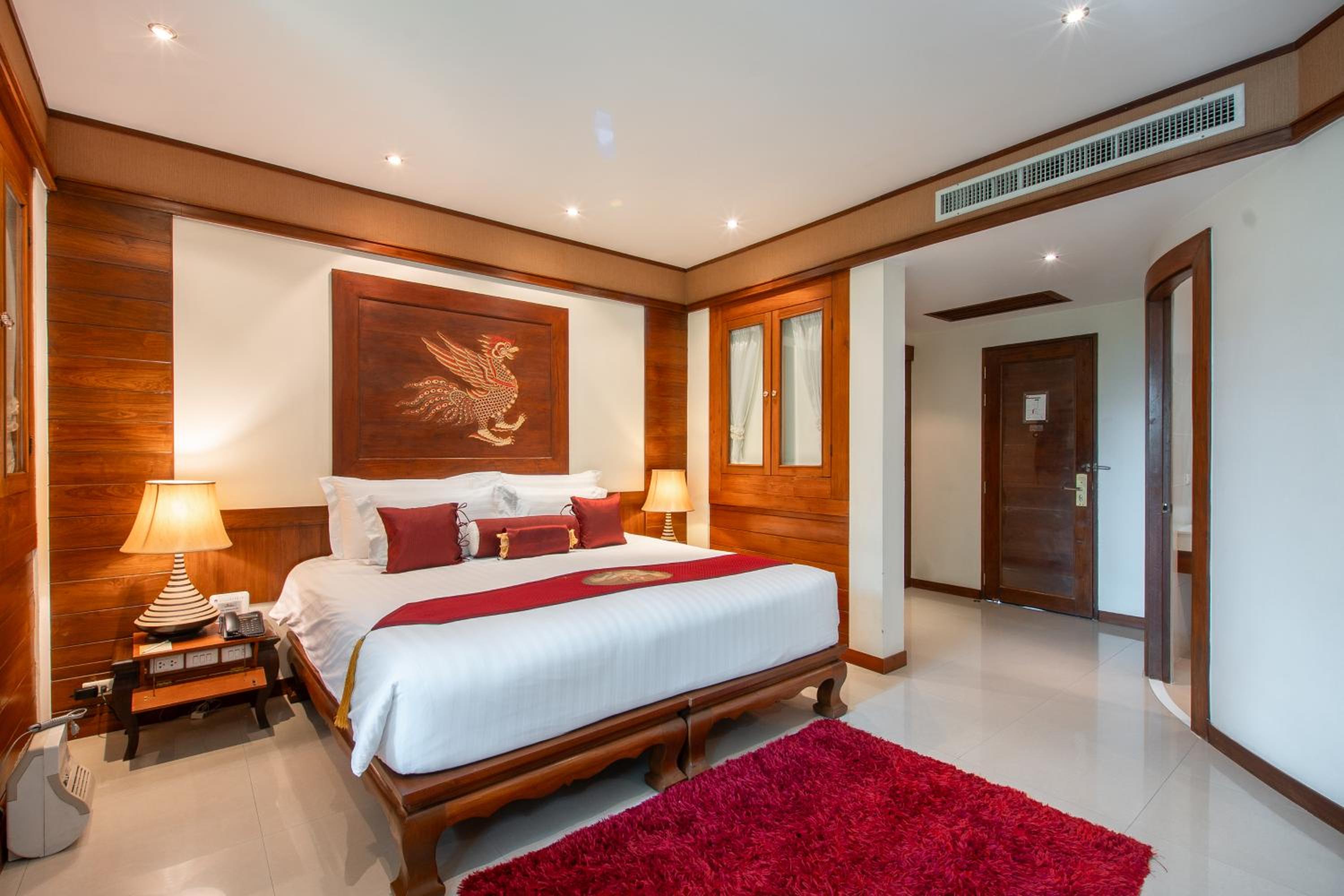 جناح جونيور بسرير كينج مع أريكة، Kodchasri Thani Hotel Chiangmai 3/10