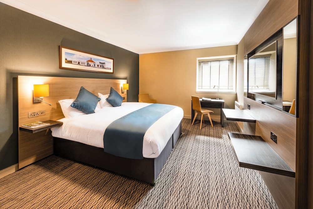 CLUB, DOUBLE BED