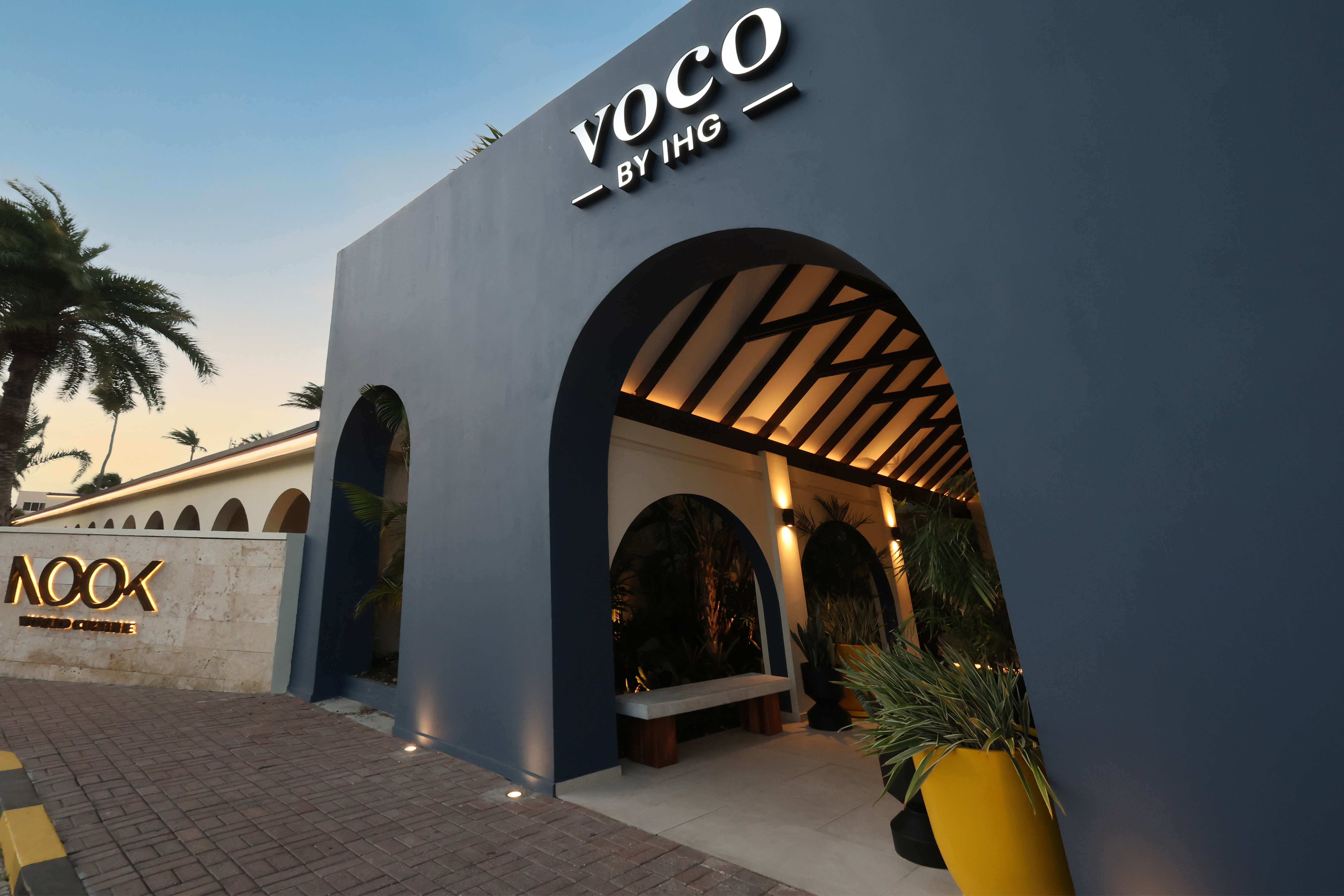 Voco Surfside Aruba by IHG 80/90